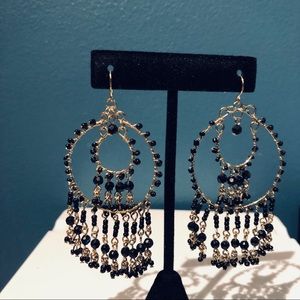 Chandelier earrings black & gold